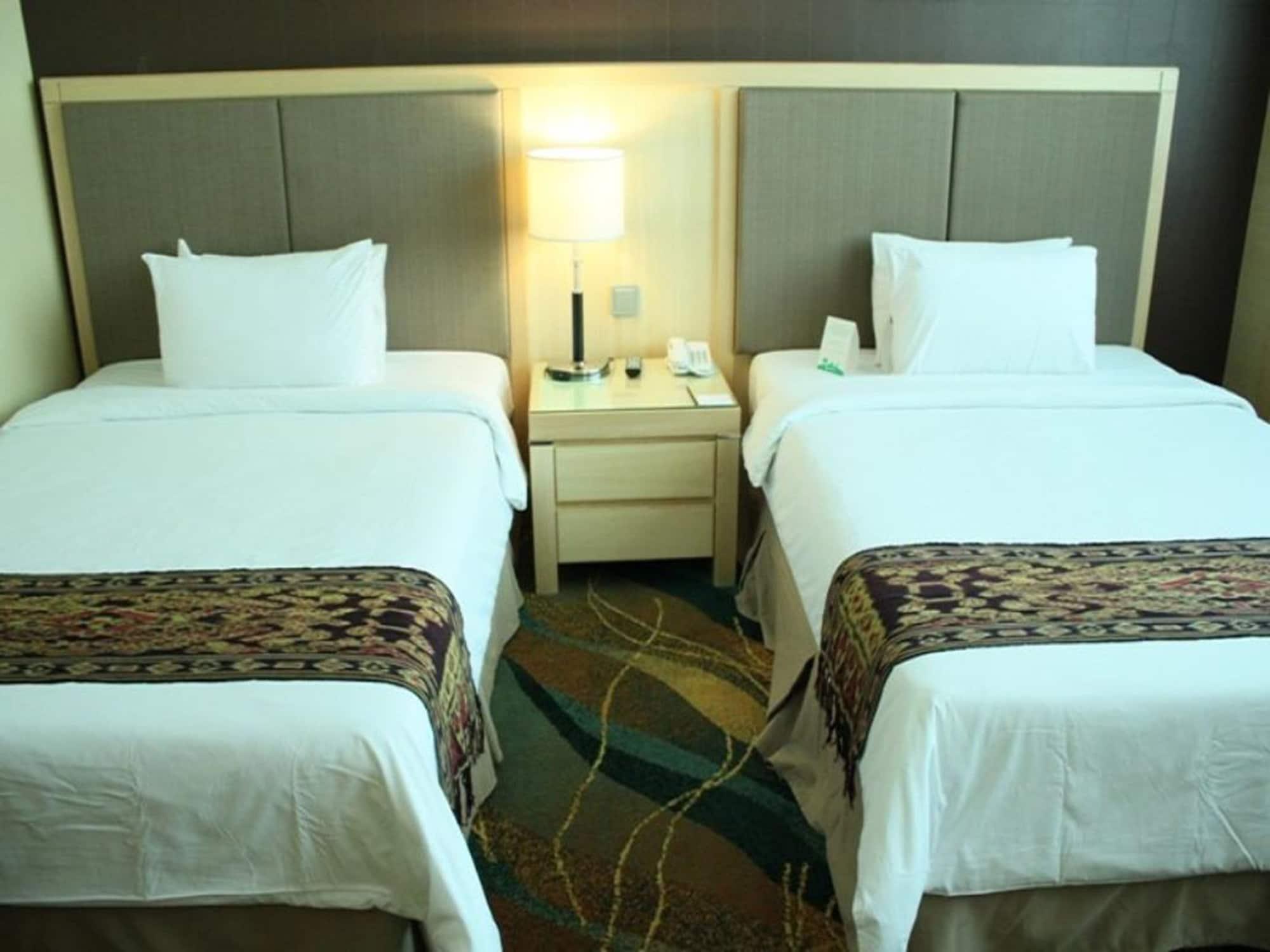 Imperial Palace Hotel Miri Extérieur photo