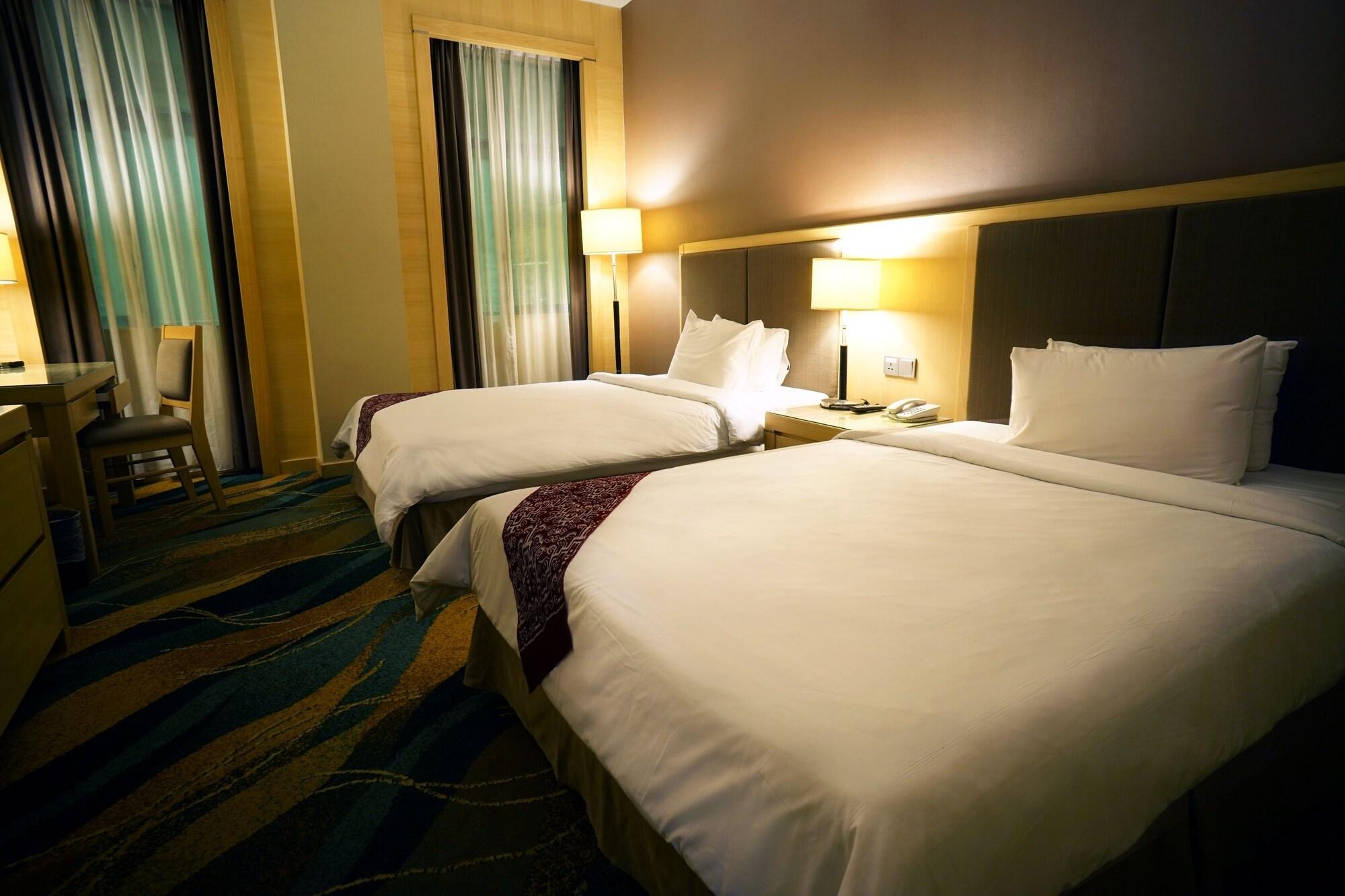 Imperial Palace Hotel Miri Extérieur photo