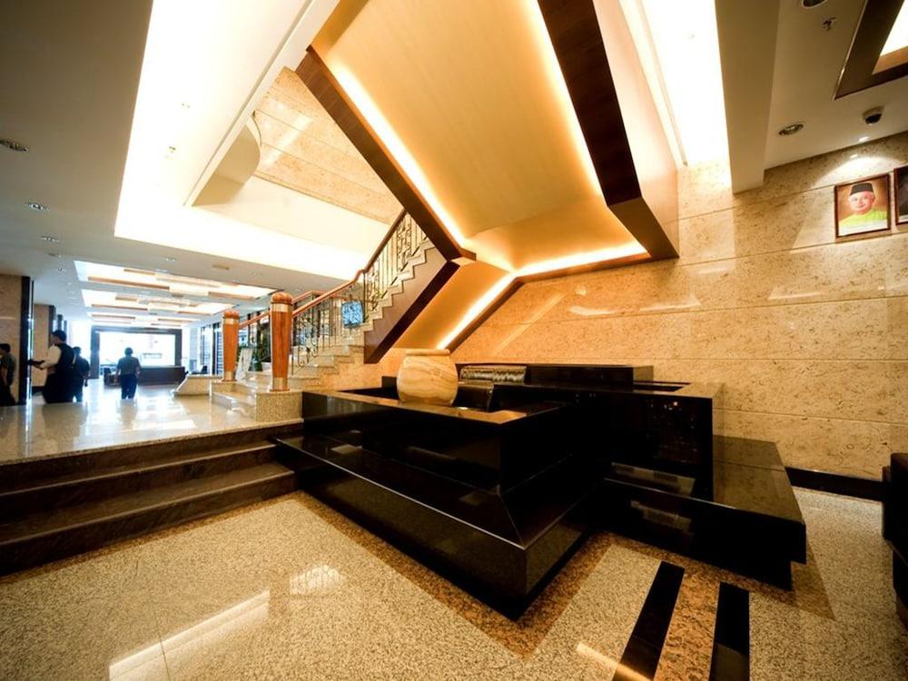 Imperial Palace Hotel Miri Extérieur photo