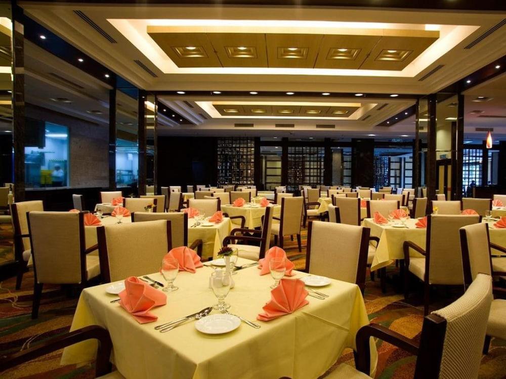Imperial Palace Hotel Miri Extérieur photo