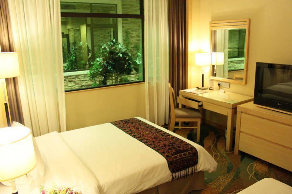 Imperial Palace Hotel Miri Extérieur photo