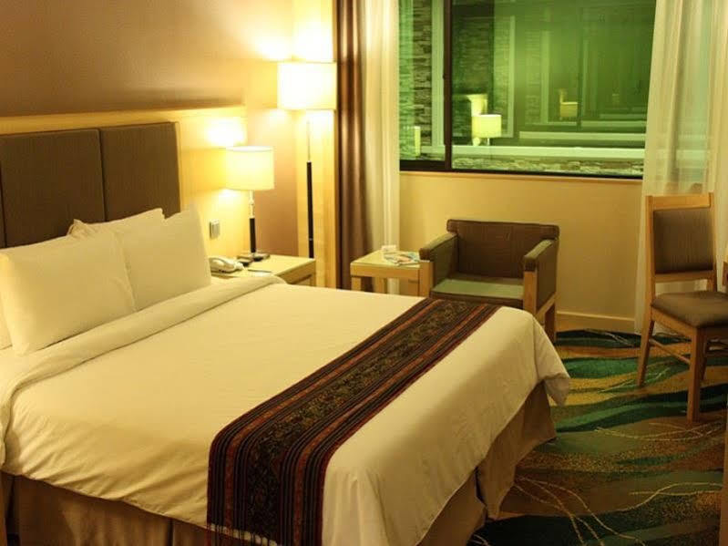 Imperial Palace Hotel Miri Extérieur photo