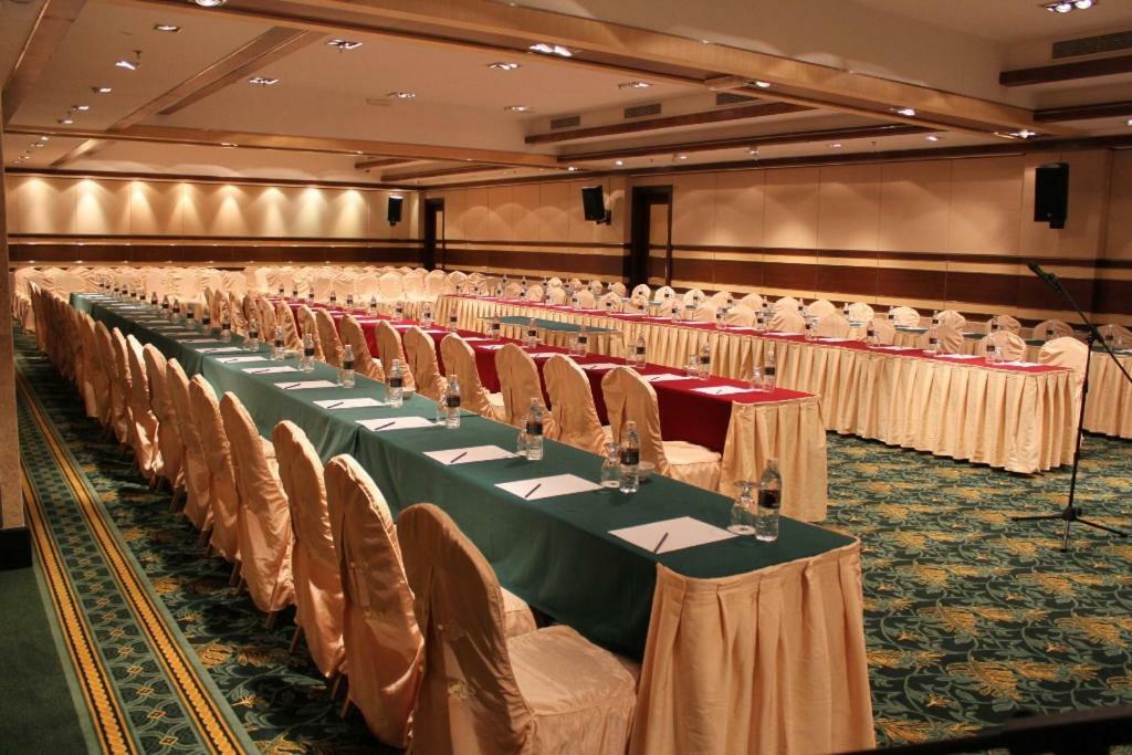 Imperial Palace Hotel Miri Extérieur photo